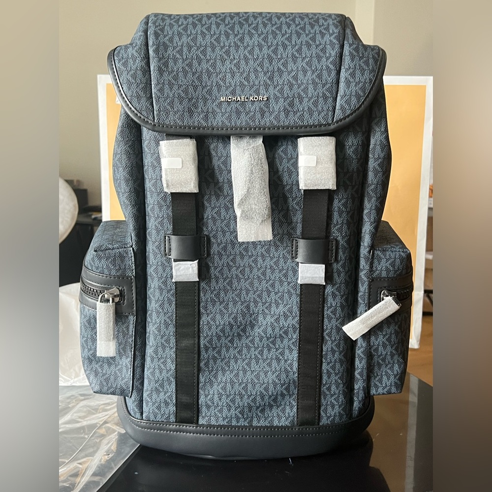 MK cooper backpack - Picture 3 of 4